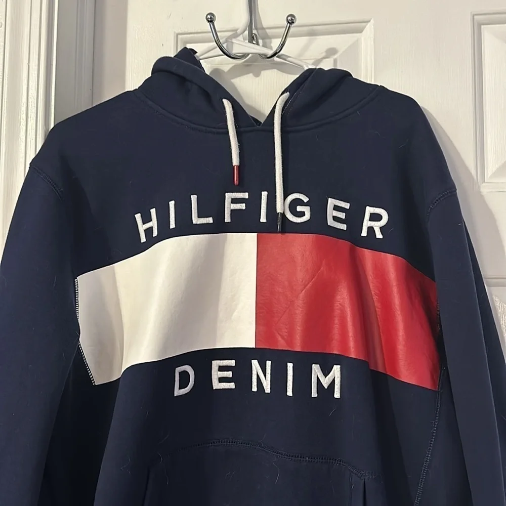 Tommy Hilfiger Men's Quinn Logo Print Fleece Pullover Navy Blue & Red Hoodie XL